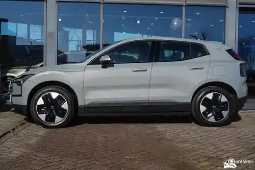 Volvo EX30 Single Motor Extended Range 2024