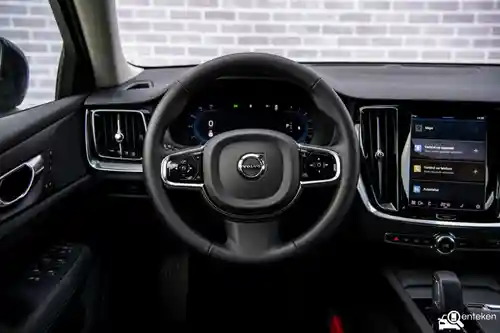 Volvo V60 T6 2024