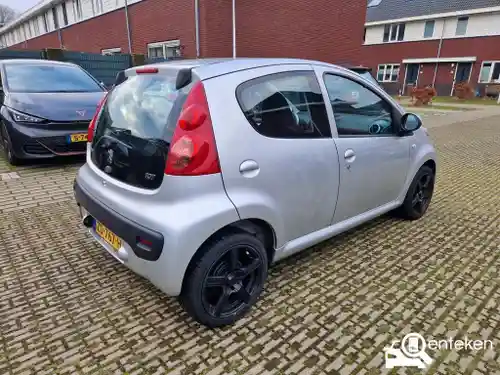 Peugeot 107 1.0 70 2011