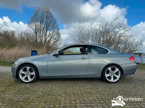 BMW 325i Coupé 2008