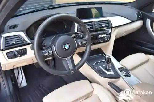 BMW 318i Touring 2019