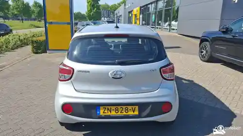 Hyundai i10 1.0 blue 2019