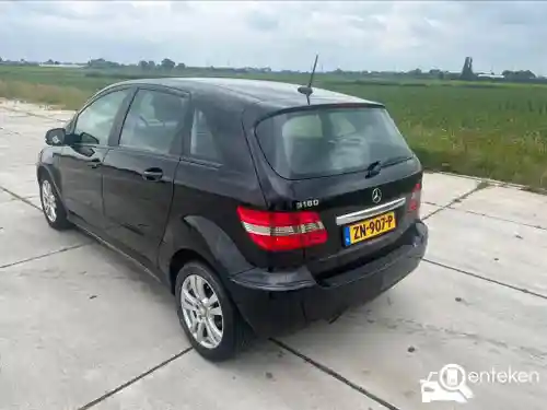 Mercedes-Benz B 180 2010