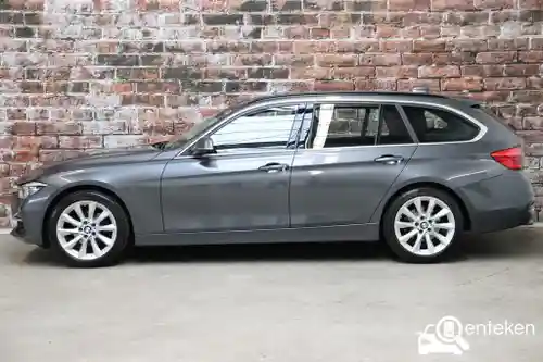 BMW 318i Touring 2019