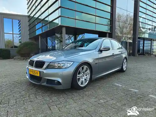 BMW 318i 2009