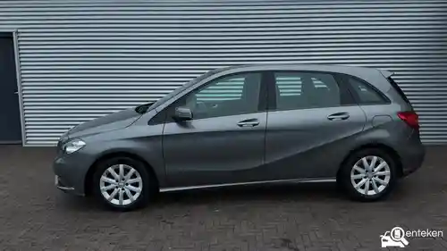 Mercedes-Benz B 180 2013