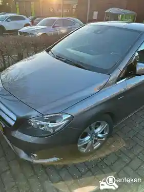 Mercedes-Benz B 180 2012